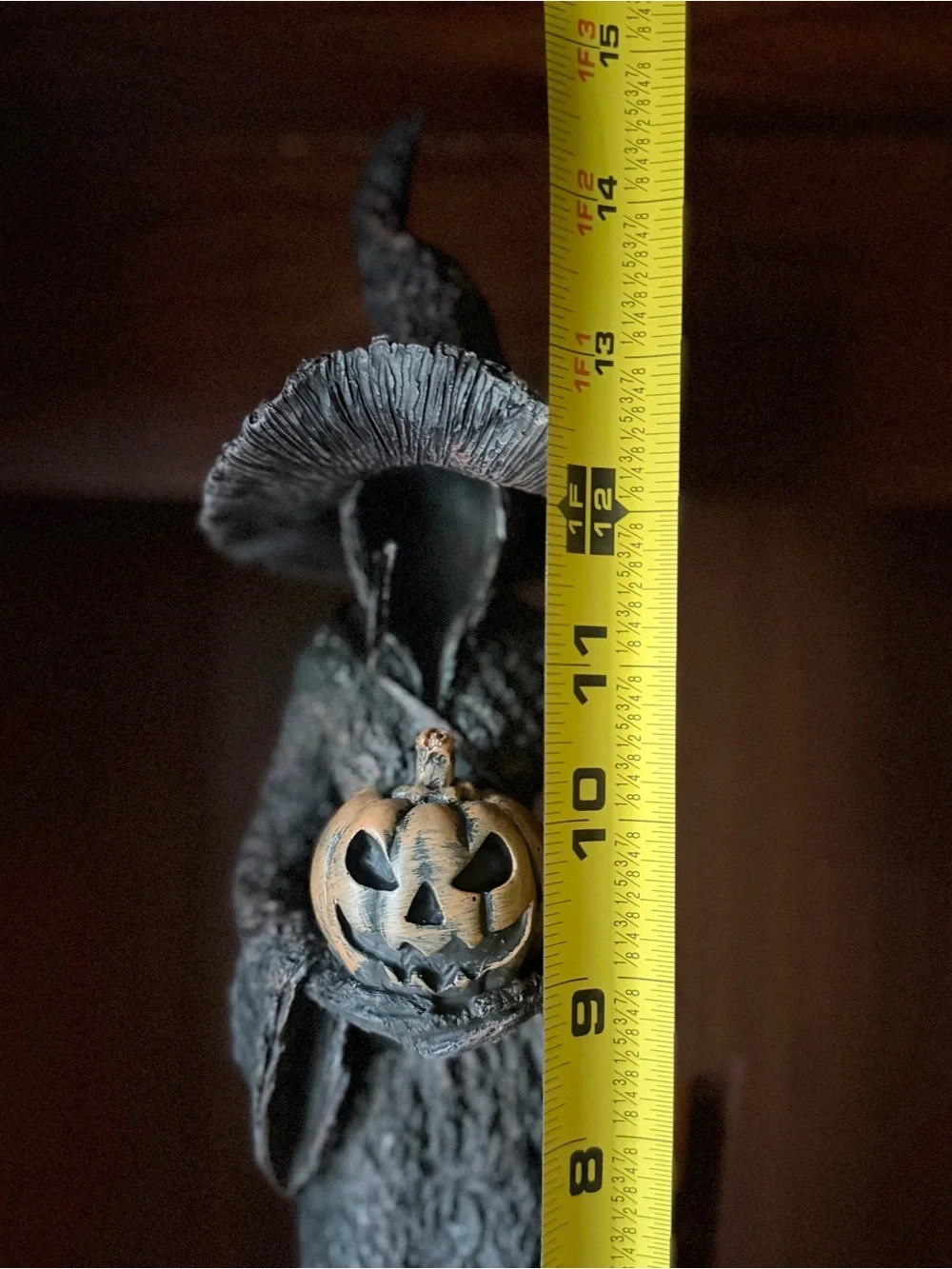 Viral Spooky Night Facelss Witch Tree Halloween Statue